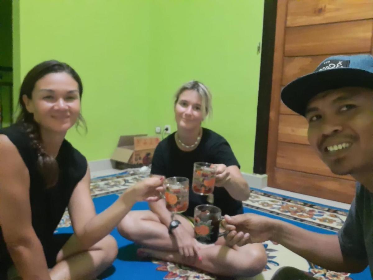 Boneputeh Homestay Taliwang Экстерьер фото