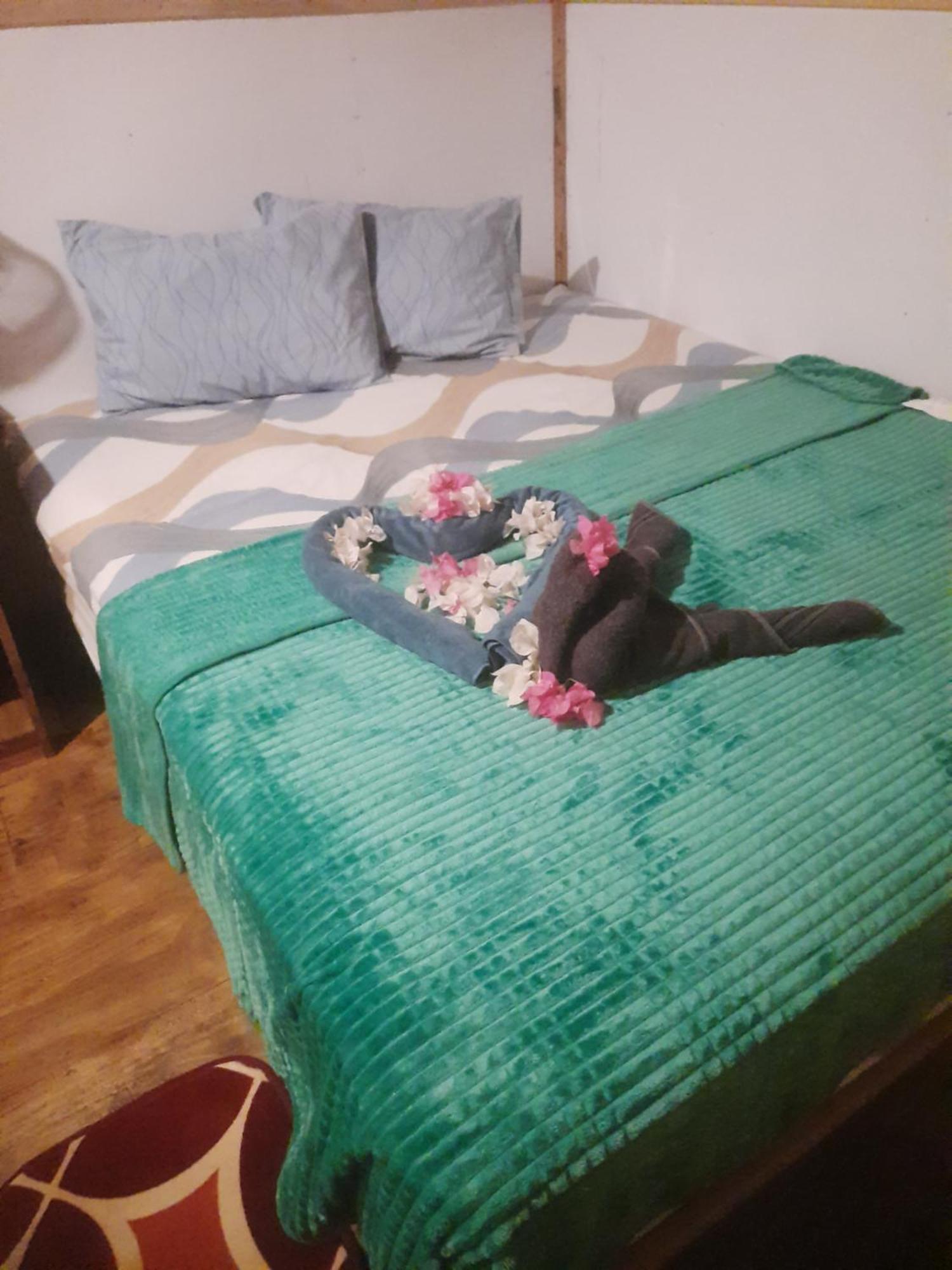 Boneputeh Homestay Taliwang Экстерьер фото